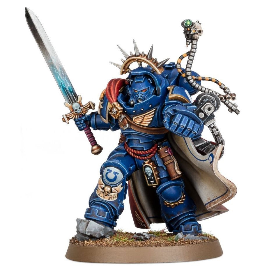 WARHAMMER 40K: SPACE MARINES CAPTAIN IN GRAVIS ARMOUR