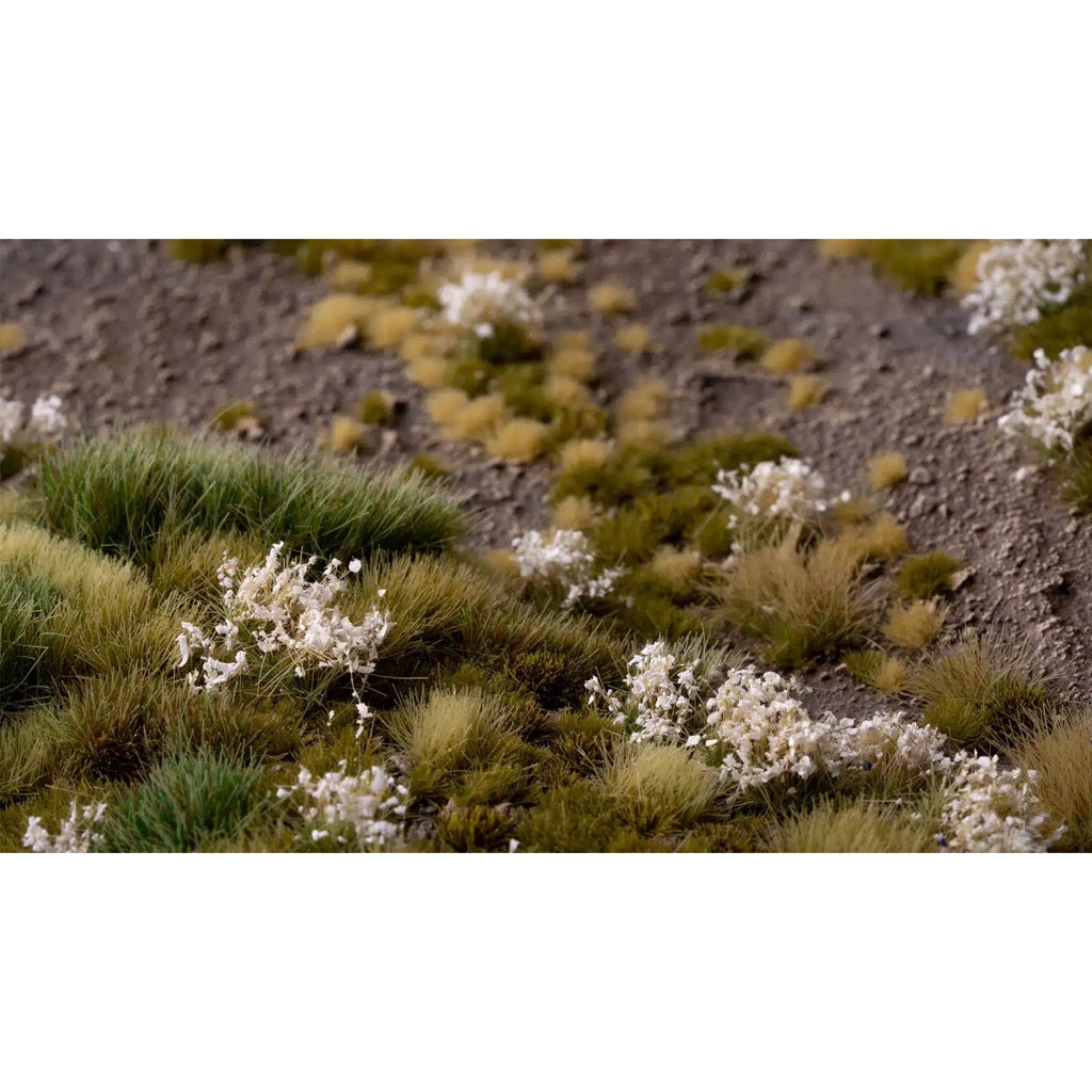 GAMER'S GRASS: WHITE FLOWERS