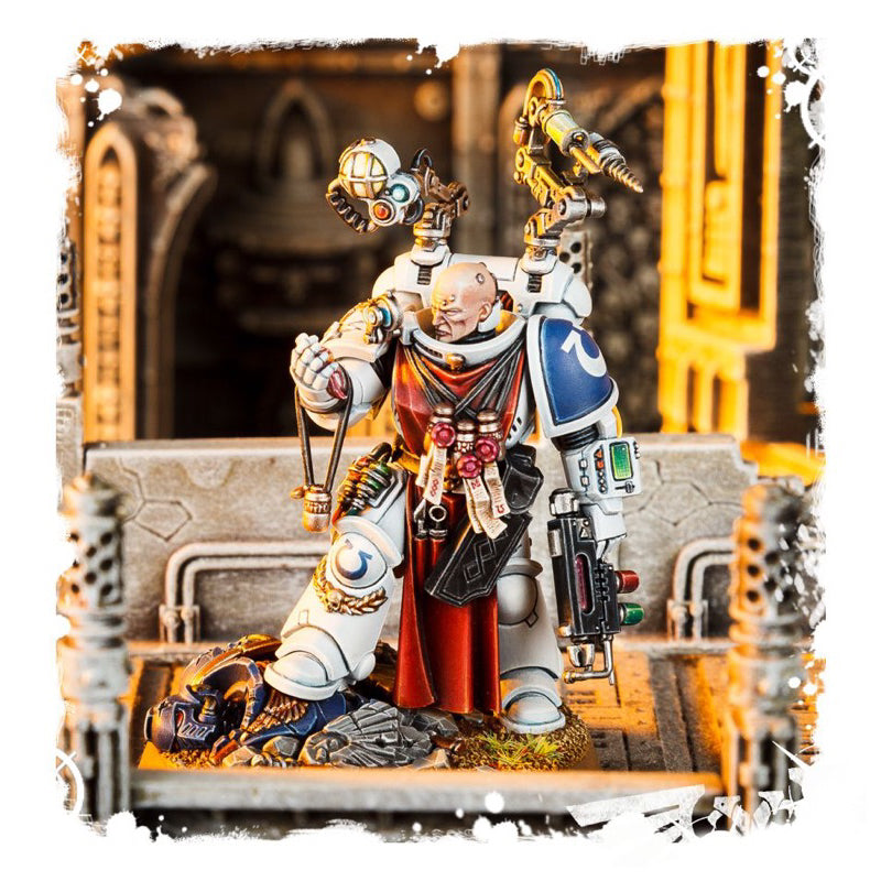 WARHAMMER 40K: SPACE MARINES PRIMARIS APOTHECARY